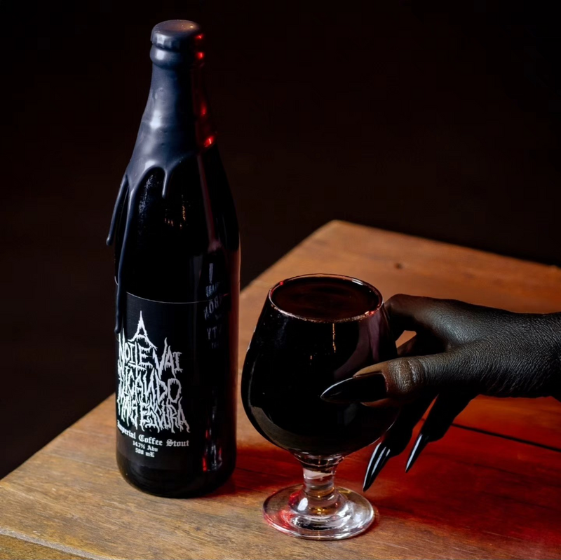 A Noite Vai Ficando Mais Escura - Captain Brew Stout - Imperial / Double Coffee 500ml - 1